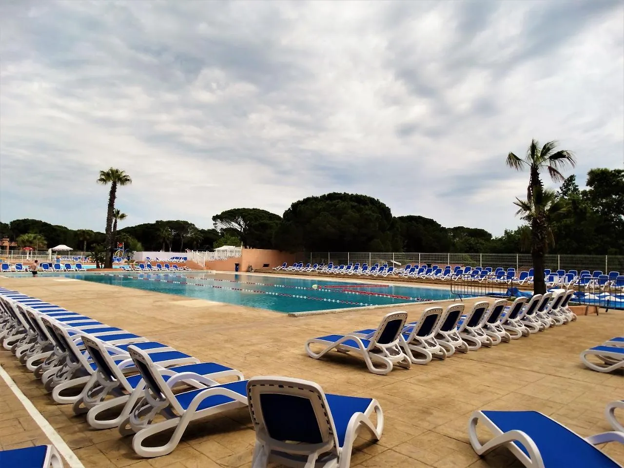 Camping Sunissim Parc Saint James Oasis Village 5* By Locatour Puget-sur Argens